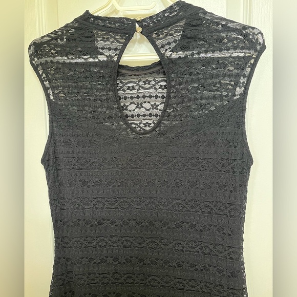 Guess dress-Lace with attached lining from the bust down-size 14 US - Picture 5 of 10